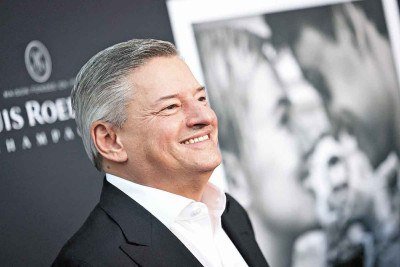Ted Sarandos, CEO da Netflix, diz que a compra da Warner por sua empresa foi 'a melhor notícia possível' para Hollywood -  (crédito: Etienne Laurent/AFP)