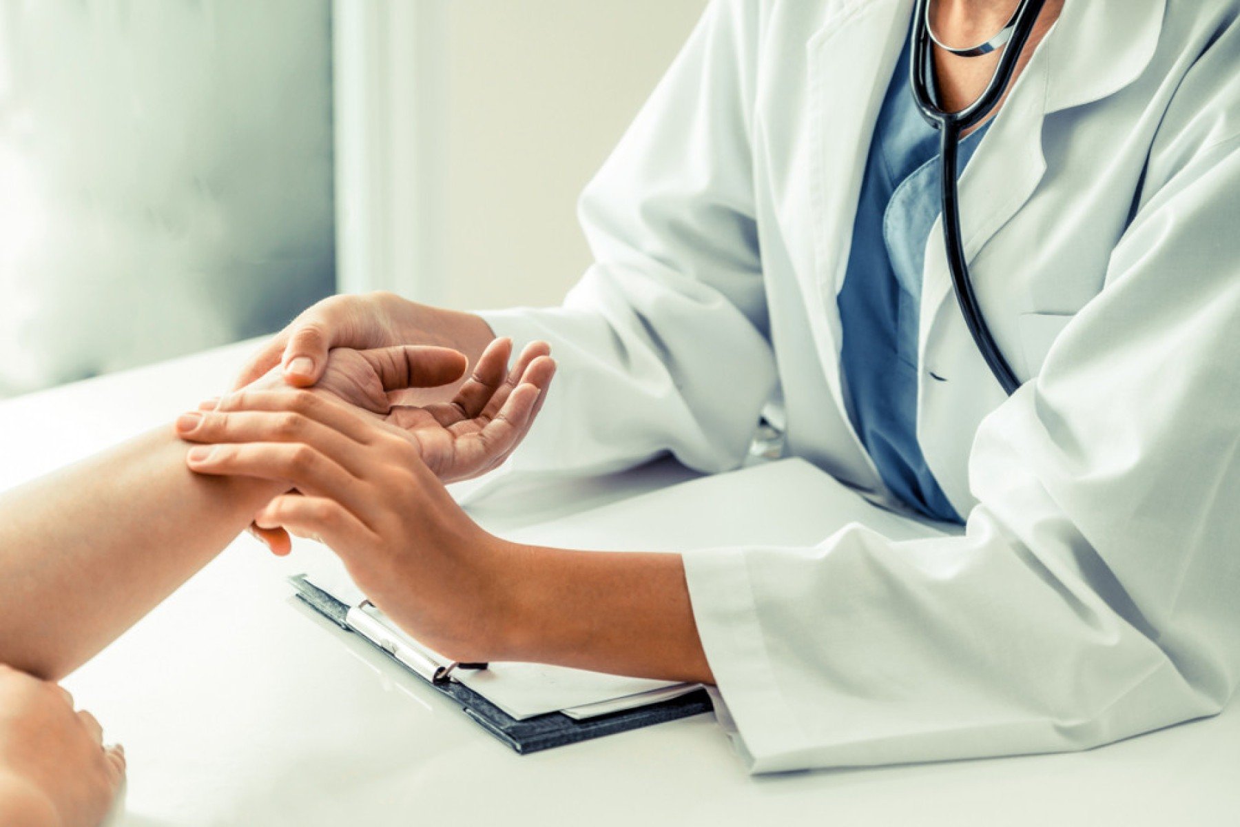 Calor eleva esforço do coração e pede cuidados -  Shutterstock