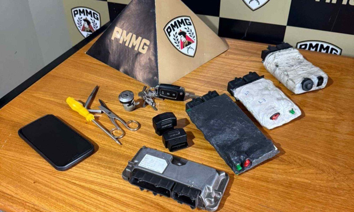Equipamentos usados no furto de ve&iacute;culos foram achados em um carro que estava com a documenta&ccedil;&atilde;o em nome do autor