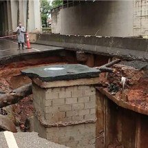 Av. Tereza Cristina, em BH, foi interditada por cratera? Entenda - Redes Sociais/Reprodu&ccedil;&atilde;o