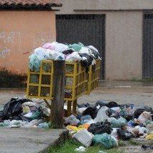 Bairros de BH seguem sem coleta de lixo mesmo após o término da greve - T&uacute;lio Santos/EM/D.A. Press