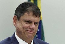 O motivo oficial de Tarcísio para não visitar Bolsonaro