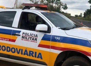 Policiais Militares cercaram os criminosos na BR-354, quando eles estavam saindo de Formiga -  (crédito: PMMG)