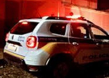 Irmãos foram socorridos para a UPA São Benedito, onde agressor foi preso pela PM -  (crédito: PMMG)