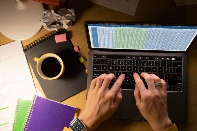 Planilhas s&atilde;o aliadas do MEI na organiza&ccedil;&atilde;o financeira e controle do fluxo de caixa. -  (crédito: Freepik)