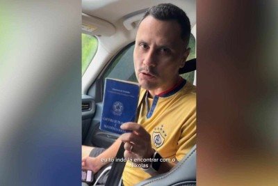 Senador Cleitinho exibe carteira de trabalho em vídeo publicado nas redes sociais -  (crédito: Reprodução/Redes Sociais)