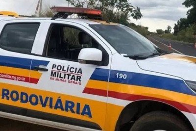 Policiais Militares cercaram os criminosos na BR-354, quando eles estavam saindo de Formiga -  (crédito: PMMG)