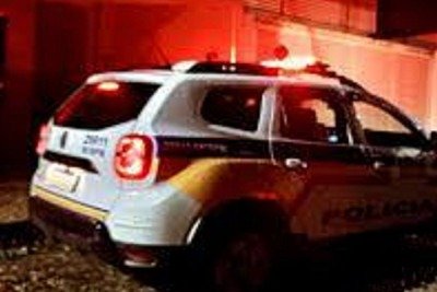 Irmãos foram socorridos para a UPA São Benedito, onde agressor foi preso pela PM -  (crédito: PMMG)