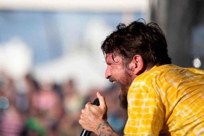 O baiano Saulo Fernandes se apresenta s&aacute;bado &agrave; tarde (24/1), na Lagoa dos Ingleses, em Alphaville -  (crédito: Facebook Saulo Fernandes/reprodu&ccedil;&atilde;o)