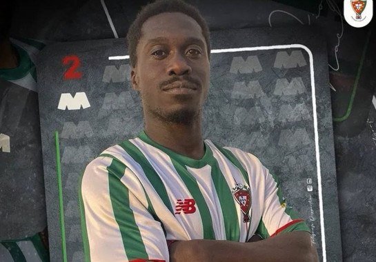 Jogador de 27 anos morre após colapso cardíaco em campo