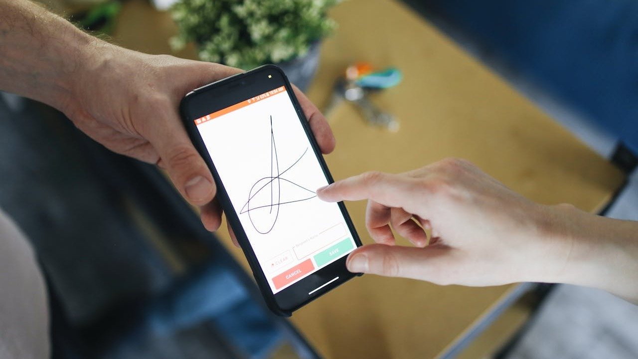 Contrato de aluguel pode ser assinado digitalmente? Saiba o que diz a lei - Pexels