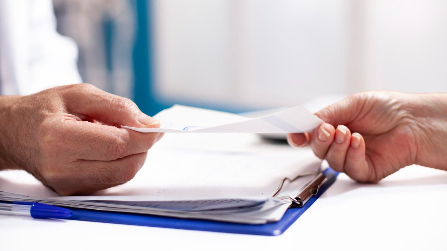 Atestado médico falso é crime; veja quais são as consequências - DC Studio/ Freepik