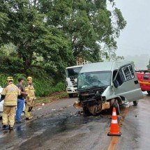 MG: acidente envolvendo van e carro de passeio deixa oito pessoas feridas - CBMMG/Divulga&ccedil;&atilde;o