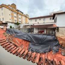 BH: veja como ficou casa onde caiu muro no Bairro Sagrada Família - Giovanna de Souza/EM/D.A. Press