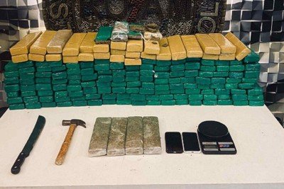 As drogas foram encontradas num apartamento no Bairro Eldorado -  (crédito: PMMG)