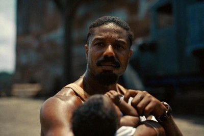 <p>O ator Michael B. Jordan tem recebido prêmios pela atuação como gêmeos no filme “Pecadores”, de Ryan Coogler. E vai concorrer ao Oscar. Nascido em 9 de fevereiro de 1987, em Santa Ana, na Califórnia, ele também é produtor.</p>
 -  (crédito: Divulgação)
