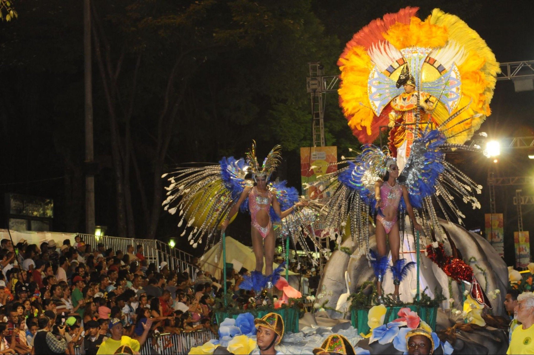 No desfile de 2026, a escola exalta Barbacena e refor&ccedil;a sua voca&ccedil;&atilde;o para contar hist&oacute;rias mineiras por meio do samba-enredo