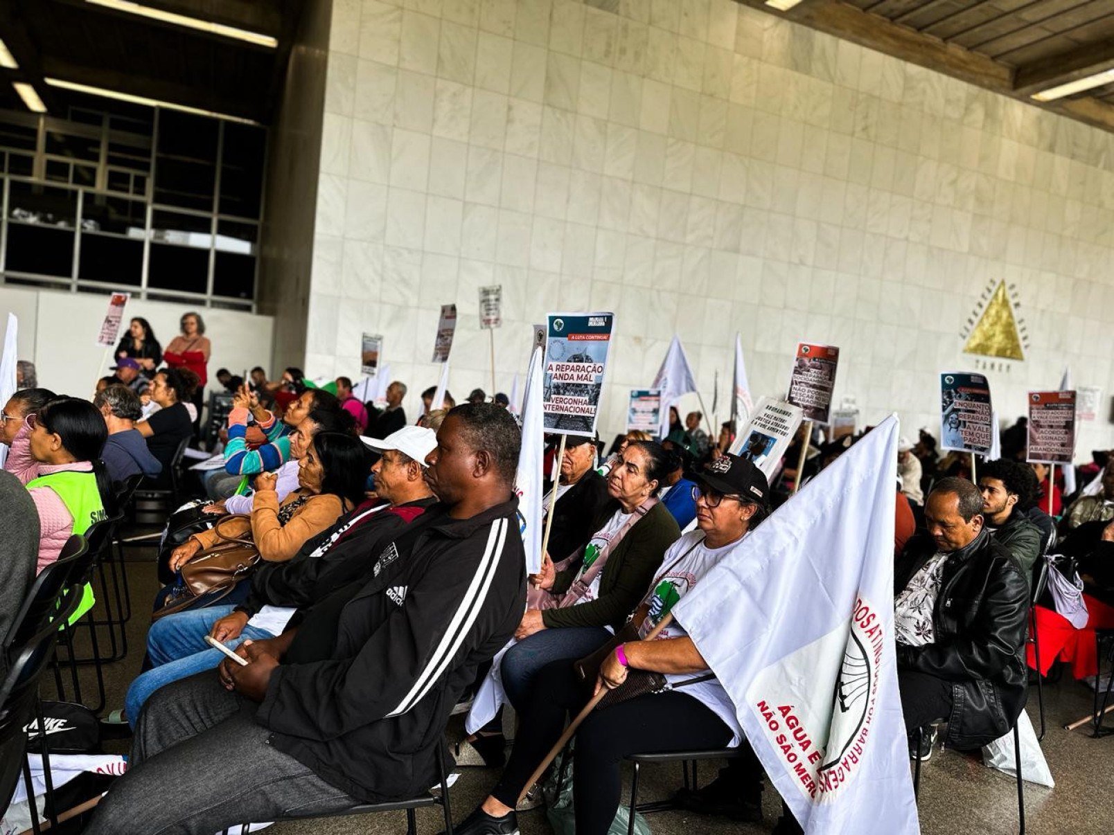 Entre as reivindicações centrais, o grupo solicita o afastamento dos promotores de justiça que atuam no caso de Brumadinho-Quéren Hapuque/EM/DA Press