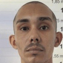 Dupla invade velório, atira e ateia fogo em caixão - Polícia Militar/Divulgação