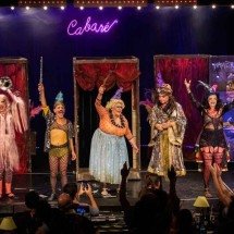 Teuda Bara participou da última apresentação de 'Cabaré Coragem', espetáculo no qual ela vivia a personagem Madame, dona do estabelecimento -  (crédito: Rafael Adorján/Divulgação)