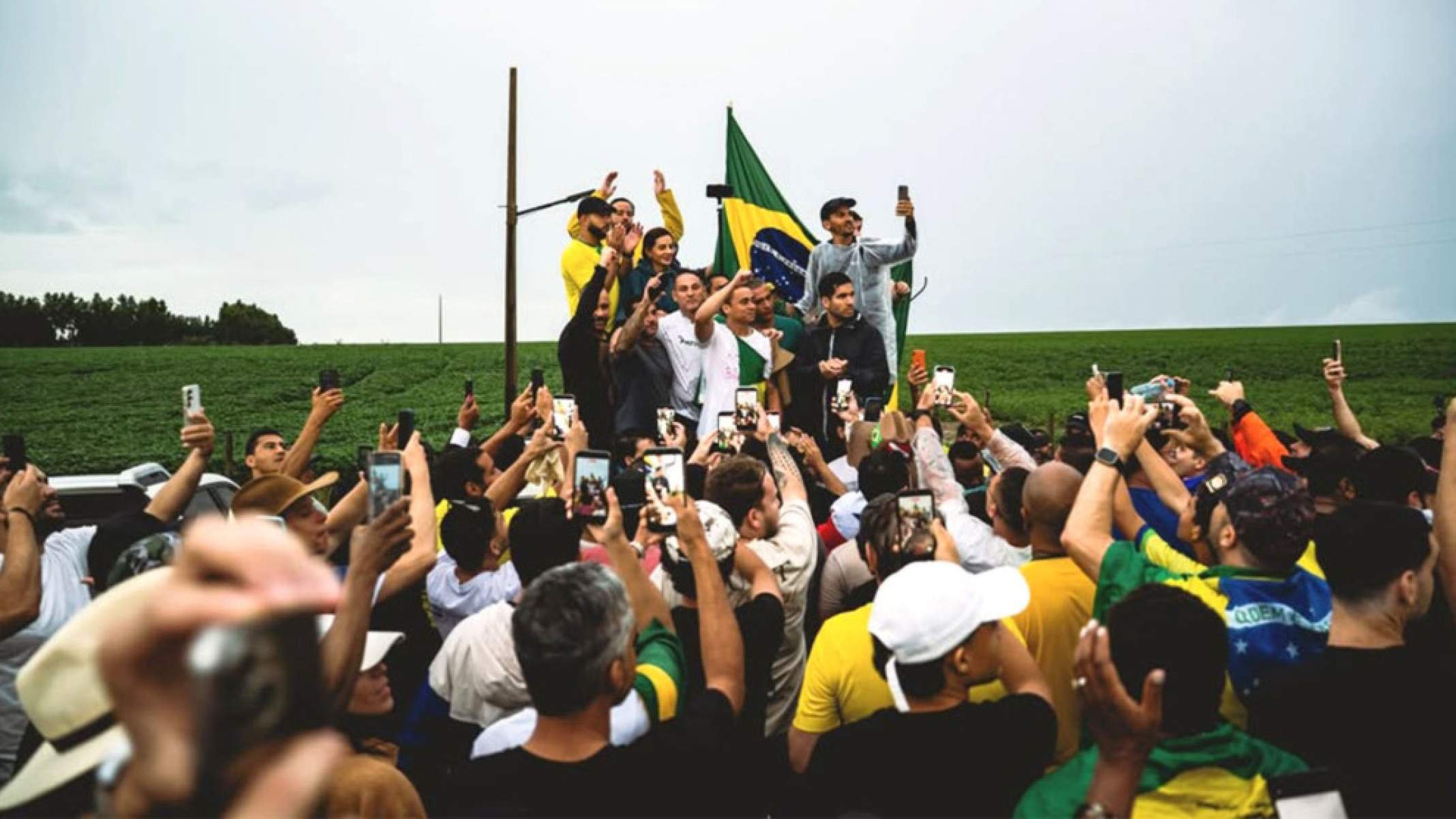 Manifestação bolsonarista teve que mudar destino final a pedido de autoridades
