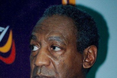 <p>Bill Cosby – Em 2018, o comediante foi condenado a 10 anos de prisão por pelo menos três acusações de assédio. Em 2021, a Suprema Corte da Pensilvânia anulou a sentença por alegar erros na validação das acusações pela promotoria.</p>
 -  (crédito: Flickr - 	John Mathew Smith & www.celebrity-photos.com)