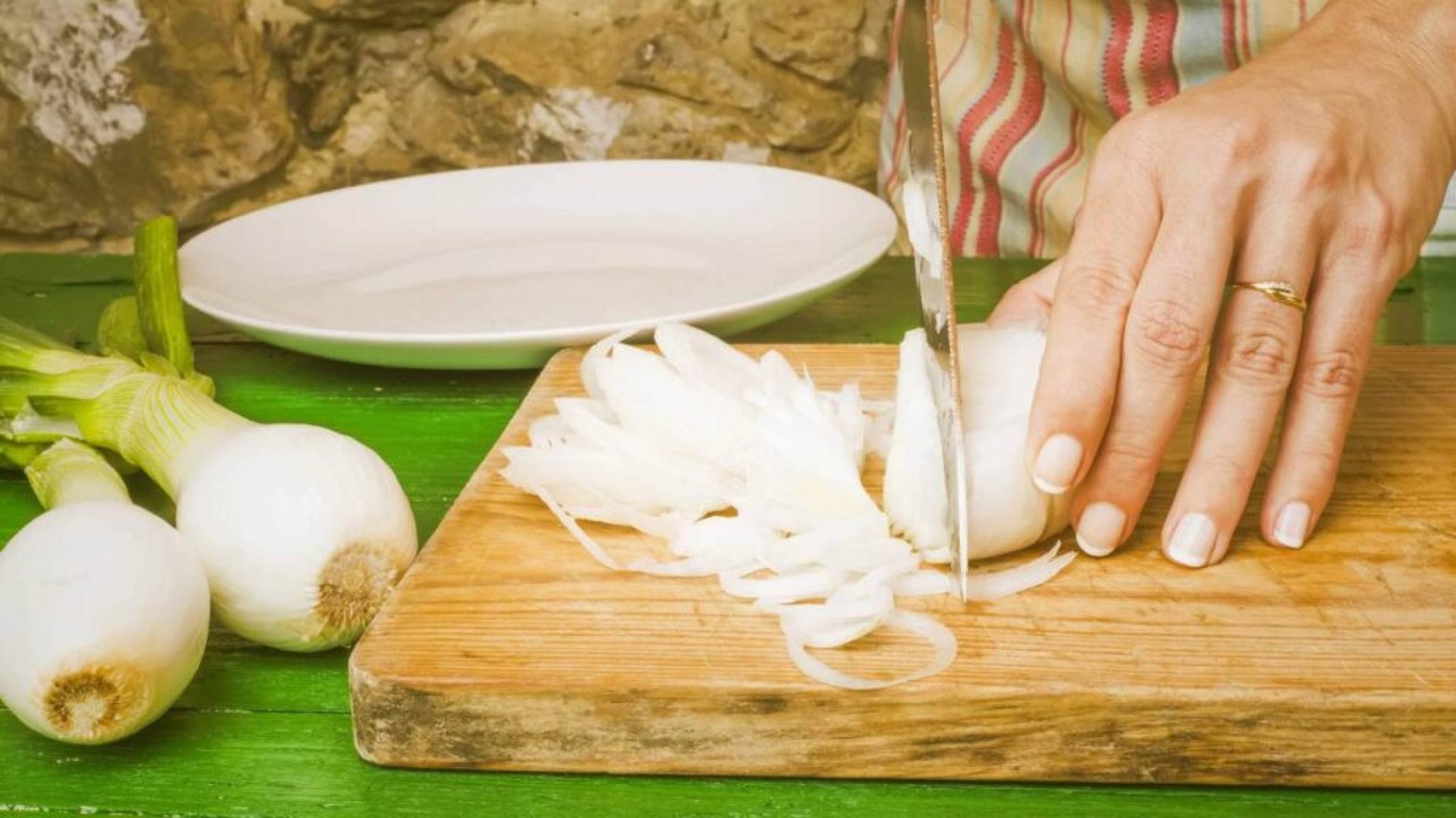 Chega de chorar: segredos para cortar cebola sem sofrimento - Portal Giro 10