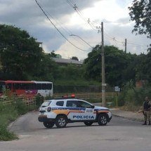 Homem é morto a tiros e carro com suspeitos é visto fugindo em Ibirité - Reprodução/Instagram Ibiritexas