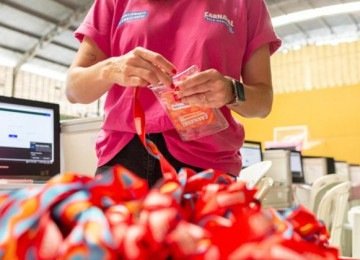 PBH inicia entrega de credenciais para ambulantes no Carnaval - 