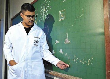 Al&eacute;m de transmitir conte&uacute;do, o professor tem o papel de estimular a curiosidade do aluno em rela&ccedil;&atilde;o ao conhecimento e ao mundo que o cerca -  (crédito: Pixabay/Reprodu&ccedil;&atilde;o)