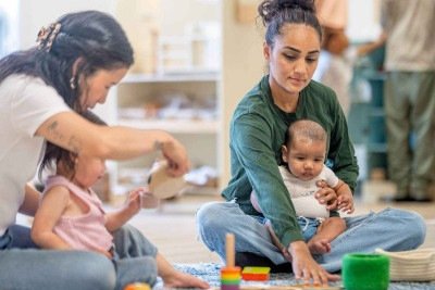 'Saí do meu grupo tóxico de mães porque não aguentava mais ser julgada' -  (crédito: SolStock via Getty Images)
