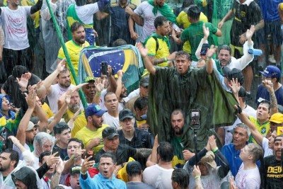 A mobilização reuniu milhares de apoiadores e culminou em um ato na Praça do Cruzeiro, em defesa do ex-presidente Jair Bolsonaro (PL), preso por tentativa de golpe de Estado, e de condenados pelos ataques golpistas de 8 de janeiro de 2023 -  (crédito: Sergio Lima/AFP)