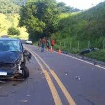 Motorista inabilitado bate de frente com moto e mata o primo - PMRv
