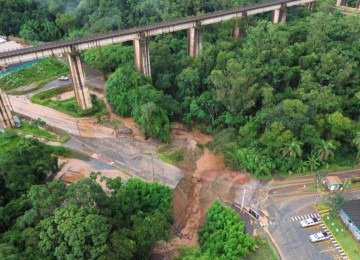 Extravasamento de água na mina da viga, em Congonhas (MG), não deixou vítimas, mas prefeitura analisa danos ambientais -  (crédito: Prefeitura de Congonhas)