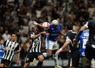 O primeiro clássico do ano entre Cruzeiro e Atlético, na Arena MRV, pelo Campeonato Mineiro, foi vencido pelo time alvinegro por 2 a 1 -  (crédito: Alexandre Guzanshe/EM/D.A. Press)