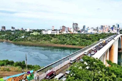 <p>Há 60 anos, no dia 27 de março de 1965, foi inaugurada a Ponte da Amizade, que liga a cidade de Foz do Iguaçu, no oeste do Paraná, a Ciudad del Este, no Paraguai.</p>
 -  (crédito:  Reprodução de vídeo G1)