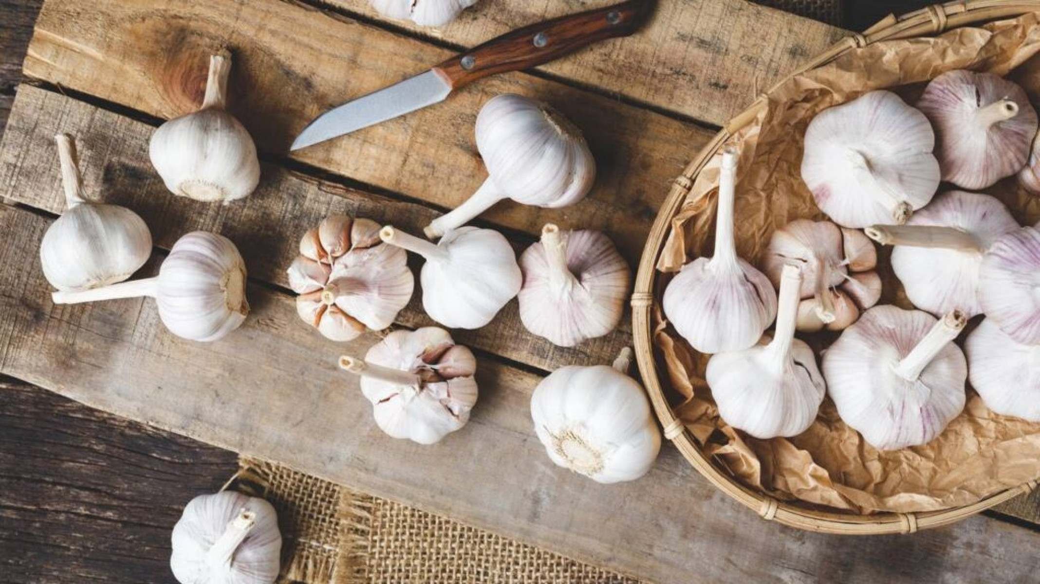 Alho sem cheiro: veja truques infalíveis para não ficar com o cheiro nas mãos - Portal Giro 10