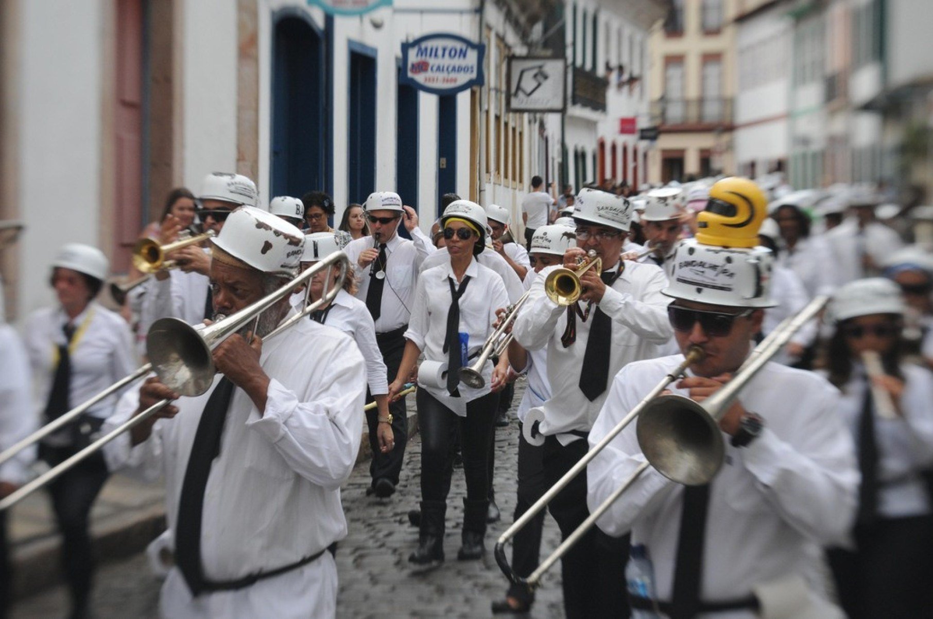 Desfile da Bandalheira, no carnaval de Ouro Preto
      - Tulio Santos/EM/D.A Press -2014