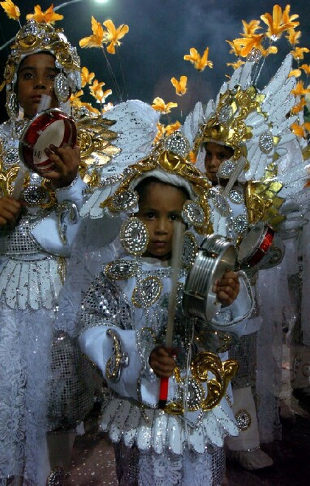 Escola de Samba de Poços de Caldas-Marcos Michelin/EM/D.A Prees - 2006