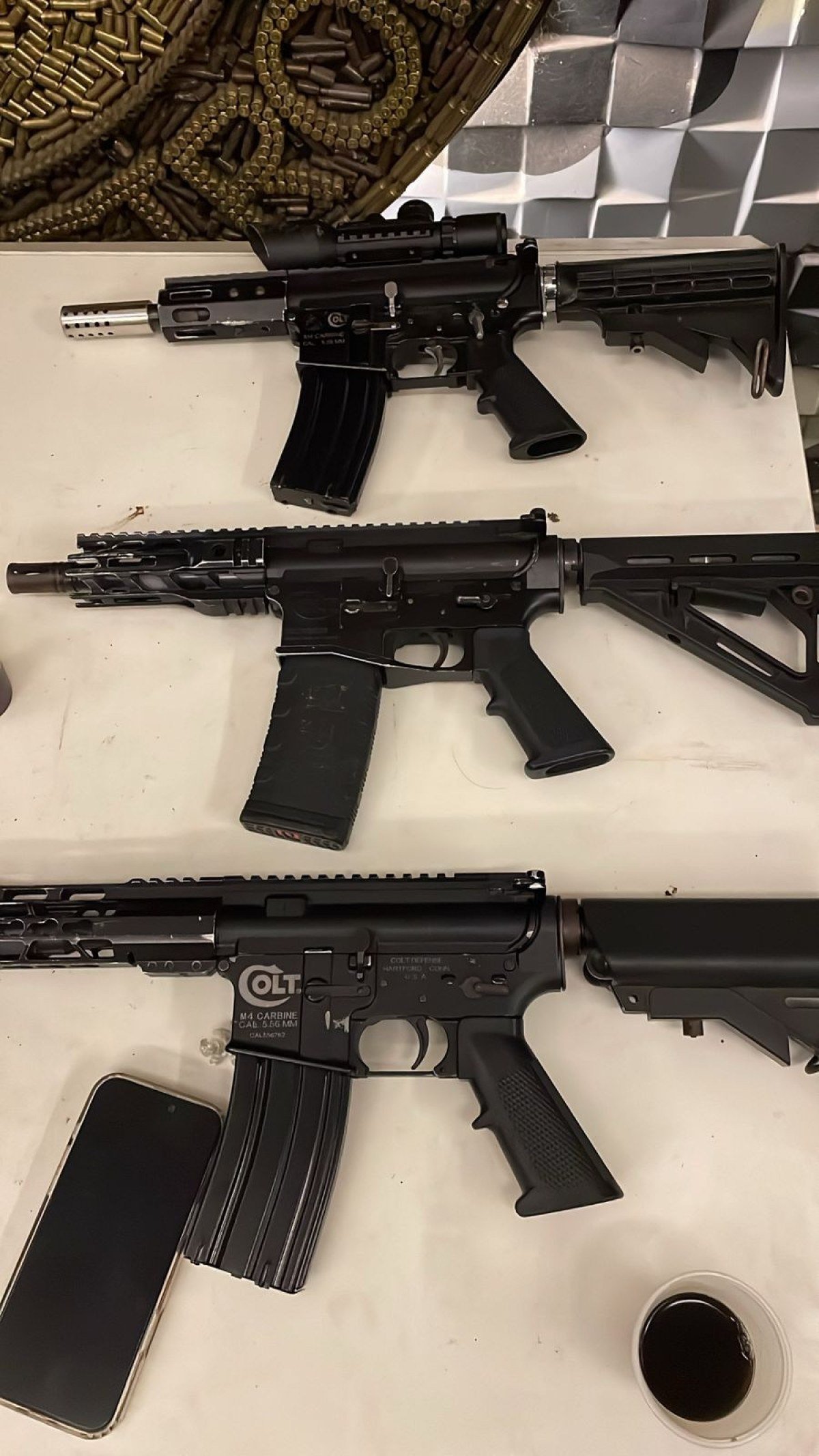 Fuzis apreendidos durante opera&ccedil;&atilde;o da Rotam na noite dessa segunda-feira (26/1), na capital mineira