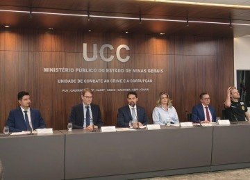 Força-tarefa alerta população para não cair no golpe do IPVA  -  (crédito: Izabella Caixeta/EM/D.A Press)