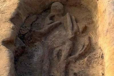 Tumba encontrada em escavação de usina nuclear revela detalhes dos costumes fúnebres da região -  (crédito: Oxford Cotswold Archaeology )