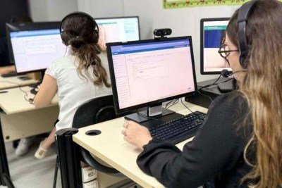 PBH oferece 200 vagas de teleconsultas por dia para casos cl&iacute;nicos leves -  (crédito: Reprodu&ccedil;&atilde;o Aline Resende/PBH)