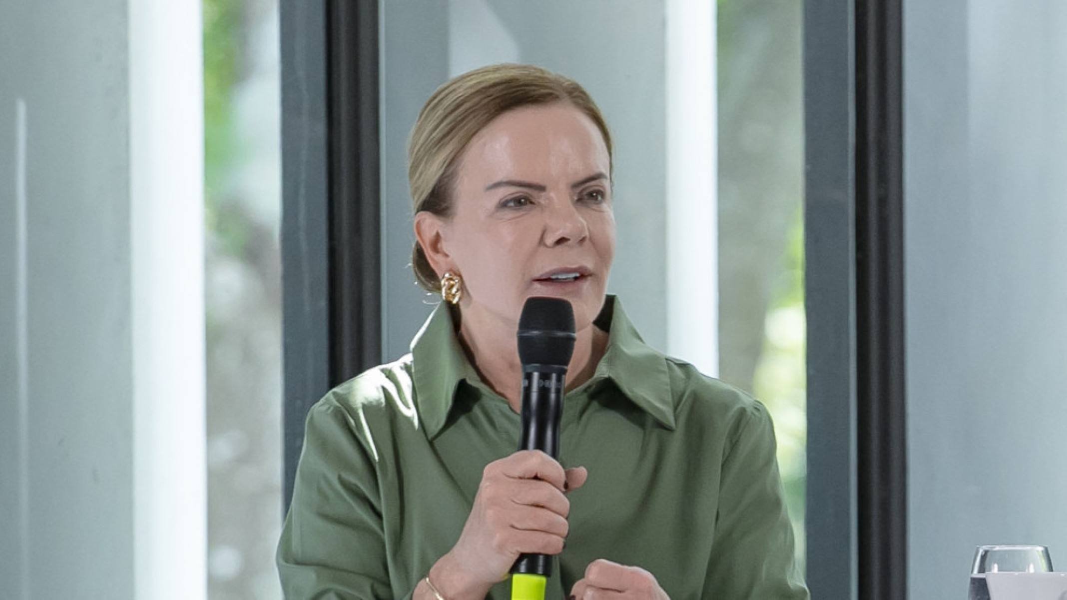 Gleisi apela por ‘sensibilidade’ do Copom para baixar juros: ‘Só aumenta a dívida’