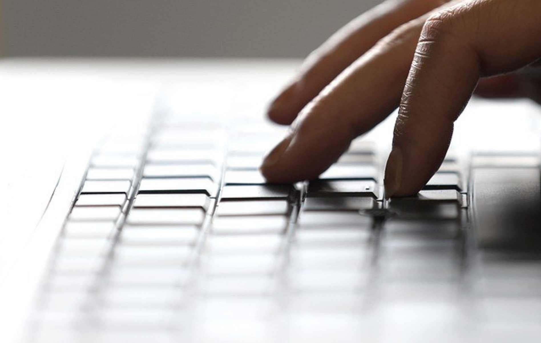 Silêncio no eSocial não significa conformidade e pode gerar multas em 2026 - DINO