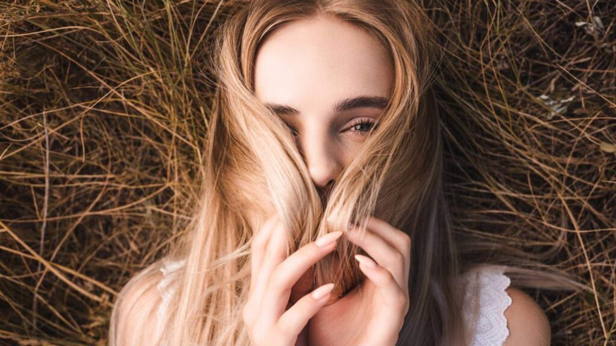 Entre fios grisalhos e células: os segredos da relação entre cabelos brancos e câncer - Portal Giro 10