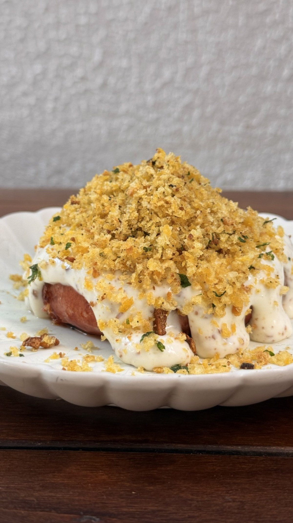 Produzida no interior do Rio de Janeiro, a lingui&ccedil;a do bar A Porca Voadora tem papada de porco, copa lombo e kimchi