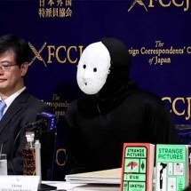 Uketsu: escritor japonês misterioso vira best-seller do gênero terror -  Reprodução de vídeo ABC Economia