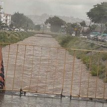 Temporal desta quinta-feira (29/1) assusta moradores de BH: veja registros - Rafael Rocha/EM/D.A.Press