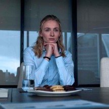 Sophie Turner é aparentemente comum, mas enigmática em ‘O roubo’ - Prime Video/Divulgação